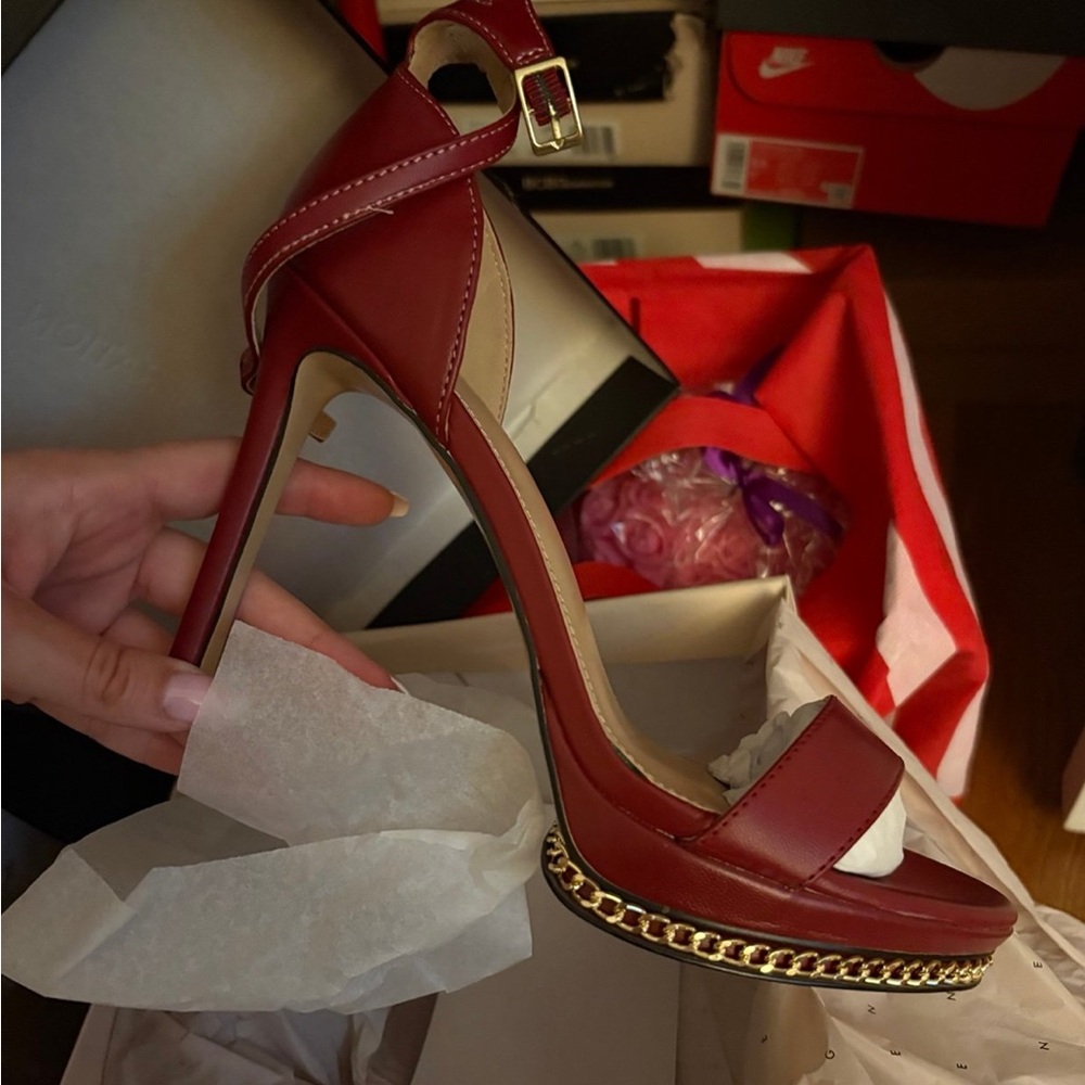 NEW BCBGeneration Red Chain Detail Heels